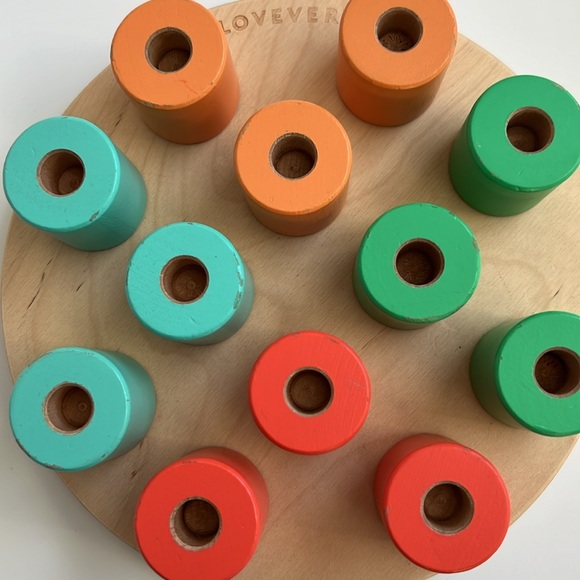 LOVEVERY stacking pegboard play kit - Picture 3 of 4